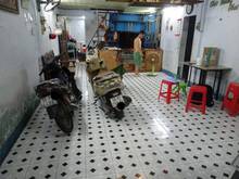 Hình ảnh Nhà hẻm an ninh 4m- gần đại học công nghiệp thực phẩm - 2 phút ra eon