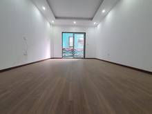 Hình ảnh Nhà Mới Ở Ngay - Ô Tô Tải Đỗ Cửa - 40m2 6.2 Tỷ