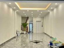Hình ảnh Bán nhà Hoàng Quốc Việt Cầu Giấy. Phân lô,Gara oto,6 tầng ,thang máy.