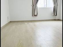 Hình ảnh Li dị bán gấp nhà 1T1L Trần Phú Q5 hẻm lớn-2PN - DT 55m2/900TR - SHR.