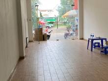 Hình ảnh Cho thuê nhà mặt tiền đường Quốc Hương 3 lầu sân thượng trống suốt