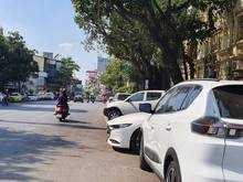 Hình ảnh Bán nhà mặt phố hai bà trưng, HK 180m, 5t, mt 5m, thang máy, ô tô, kd