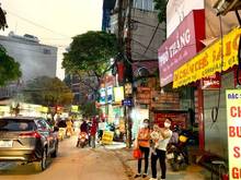 Hình ảnh Cho thuê toà nhà MP Hoàng Văn Thái 300m2,MT 5M VIP Vỉa hè siêu rộng