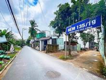 Hình ảnh Nhà trệt lầu hẻm 135 Đồng Văn Cốg, xây mới thiết kế mê ly. Oto tới nhà