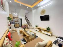 Hình ảnh Bán gấp nhà dân xây Lạc Long Quân, 36m, 5 tầng, nhà đẹp ở luôn, giá 5