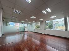 Hình ảnh Văn phong 85m2 View kính - Sàn gỗ đường Trần Quang Khải Quận 1