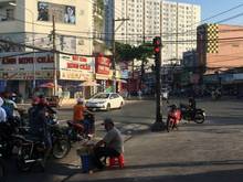 Hình ảnh Góc 2 MT Bình Long ngang 5.7 khu vực KD cafe .mắt kính,Nhà hàng .vv