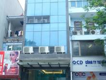 Hình ảnh Cho thuê VP đẹp mặt phố Chùa Láng.Vị trí đắc địa thuận tiện gd. DT 120