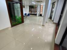 Hình ảnh Cho thuê nhà mặt phố Đỗ Quang quận Cầu Giấy mặt tiền rộng, hè rộng