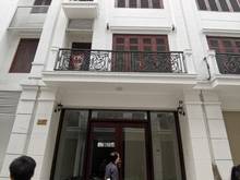Hình ảnh Cho thuê nhà liền kề 90 Nguyễn Tuân.Dt 70m,5 tầng,Mt 5m.Giá 45tr/th