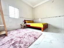 Hình ảnh Phòng to, rộng , NT cơ bản, thoáng mát ngay Độc Lập gần chợ Tân Hương