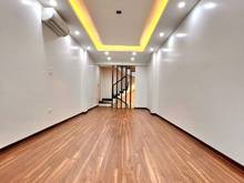 Hình ảnh Bán nhà phố Tạ Quang Bửu, xây mới 30m2*5 tầng, ô tô, giá 5.8 tỷ