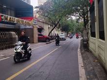 Hình ảnh Bán nhà mặt phố Linh Lang, kinh doanh đỉnh, cho thuê đông khách.