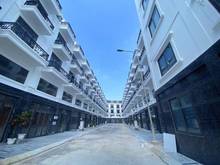 Hình ảnh NHÀ PHỐ MỚI XÂY 3 lầu 4 pn 5wc đường nhựa 8m gần gò vấp ngã tư ga