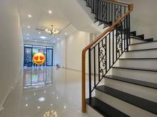 Hình ảnh Chị Hồng Bán Nhà Lạc Long Quân Tân Bình 1 Trệt 3 Lầu Sân Thượng 4 Tỷ 3