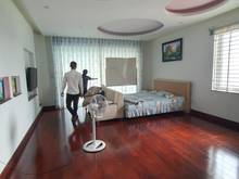 Hình ảnh Cho thuê Biệt thự giá rẻ đường Chế Lan Viên Tân Phú. Sân vườn 1000m2