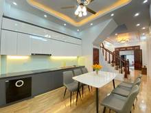 Hình ảnh Bán Nhà ngõ 93  Phố Trung Kính,Nhà Đẹp,Lô Góc, 3Thoáng,Ngõ Rộng DT 51m