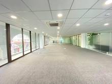 Hình ảnh Cho Thuê Tòa Nhà Nguyễn Sơn,  Q.TP, 8x25m, Hầm 1T5L, Full Ốp Kính