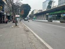 Hình ảnh Cho Thuê MB Kinh Ngã Tư Cát Linh Giang Võ Vỉa Hẻ Rộng Rãi