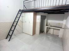 Hình ảnh Phòng gác gác lửng, nhà thang máy giờ tự do