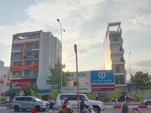 Hình ảnh Bán Nhà Mặt Tiền Nguyễn Hữu Cảnh ĐỐi Diện Landmark 81 DT 7x25m Giá Rẻ