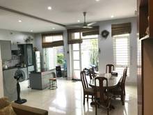 Hình ảnh Bán căn nhà phố Bề ngang 6.5x12m, Dt đẹp - Đường xe hơi Lê Quang Định
