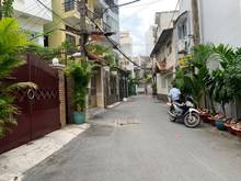 Hình ảnh Bán nhà Đinh Tiên Hoàng- Bình Thạnh, hẻm oto, 3 tầng, Giá chỉ 4 tỷ.