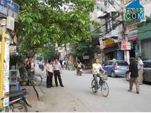 Hình ảnh Cho thuê nhà 3,5 tầng mặt phố Hoàng Văn Thái , MT 4m.