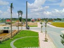 Hình ảnh Ra Gấp 2 Lô Đối Diện Công Viên Gần Chợ Long Cang MT Đường nội bộ số 18