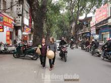 Hình ảnh Cho thuê nhà 3 tầng mặt phố Đê La Thành , MT 4.8m.