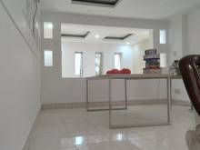 Hình ảnh Nhà mặt tiền hẻm xe hơi quay đầu phu hop gia dinh ở