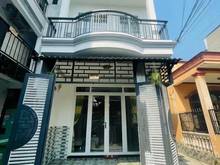 Hình ảnh Bán gấp nhà hẻm xe hơi, có 2 phòng ngủ, có sổ hông riêng