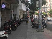 Hình ảnh Cho thuê Nhà Mặt tiền Lý Tự Trọng, P.Bến Thành, Q.1. DT: 4 x 20m.