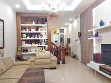 Hình ảnh Ô tô đỗ cổng! Nhà Đẹp - Ở Luôn! Bán nhà ngõ 168 Hào Nam 68mx5T, mt4m