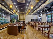 Hình ảnh Cho thuê mặt bằng phố Duy Tân 150m2 MT 13m, KD sầm uất.