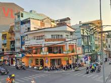 Hình ảnh Cho thuê góc cafe 2MT Cô Bắc, Q1. Dt: 10x20m, Kc: trệt 2 lầu. Gía 80tr