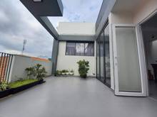 Hình ảnh Nhà không lộ giới, hẻm xe hơi, nhà mới vào ở ngay.