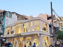 Hình ảnh Cho thuê Shop quần áo góc 2MT Nguyễn Trãi Q1. Dt 11X6M, Kc: trệt 1 lầu