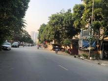Hình ảnh Cho thuê nhà Văn La đường 24m vỉa hè rộng có cả sân