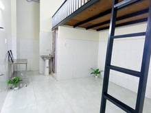Hình ảnh Phòng trọ gác cao cửa sổ - ban công ngay cầu vượt Lê Trọng Tấn