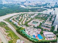 Hình ảnh Gia đình cho thuê biệt thự Chateau siêu Vip khu siêu giàu quận 7