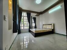 Hình ảnh Cho thuê nhà đẹp mới xây HXH CMT8, Q3