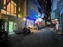Hình ảnh Cho thuê nhà HXH đường Nguyễn Trãi, Q1