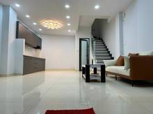 Hình ảnh Bán nhà hẻm xe hơi Lê Quang Định P.11, Trệt 2  Lầu ST (4PN, 5WC),7,2ty