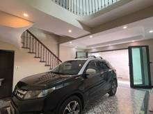 Hình ảnh Bán nhà Thạch Bàn đường Cổ Linh 45m 5 tầng ngõ thông có Gara 5,6 tỷ