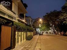 Hình ảnh Cho thuê nhà mặt tiền Trần Hưng Đạo Q5 (2 chiều) 21mx32m 3 tầng