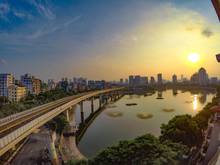Hình ảnh Bán gấp căn nhà mặt hồ hoàng cầu, đống đa, 118 m2, kinh doanh, thang