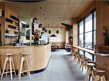 Hình ảnh Cho thuê gấp Mặt phố Cafe PHẠM HUY THÔNG, view hồ. DT 100M