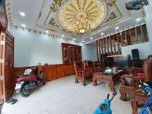 Hình ảnh bán nhà 3 tầng nội thất gỗ sang trọng mặt tiền đỗ xuân hợp Q9