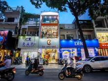 Hình ảnh Cho thuê nhà nguyên căn mặt tiền đường 3 Tháng 2, Quận 10. DT 10x16m